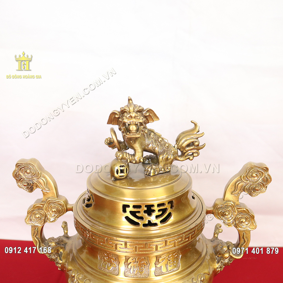 Con ngh&ecirc; ở lắp đỉnh lấy h&igrave;nh tượng từ con ch&oacute; giữ nh&agrave;, mang &yacute; nghĩa trừ t&agrave; kh&iacute;, bảo vệ nh&agrave;, đem lại b&igrave;nh an cho gia chủ v&agrave; những người th&acirc;n trong gia đ&igrave;nh